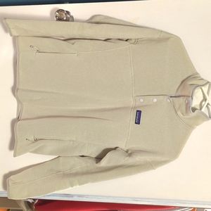 Woman's Patagonia pullover